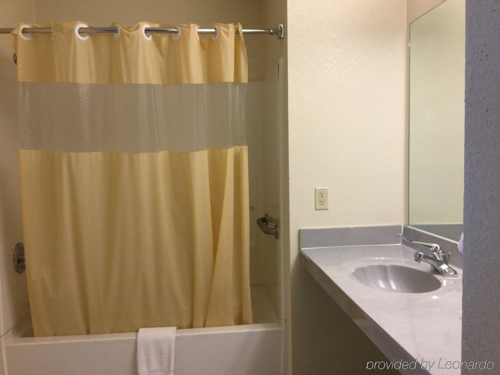 Americas Value 2* Cabot